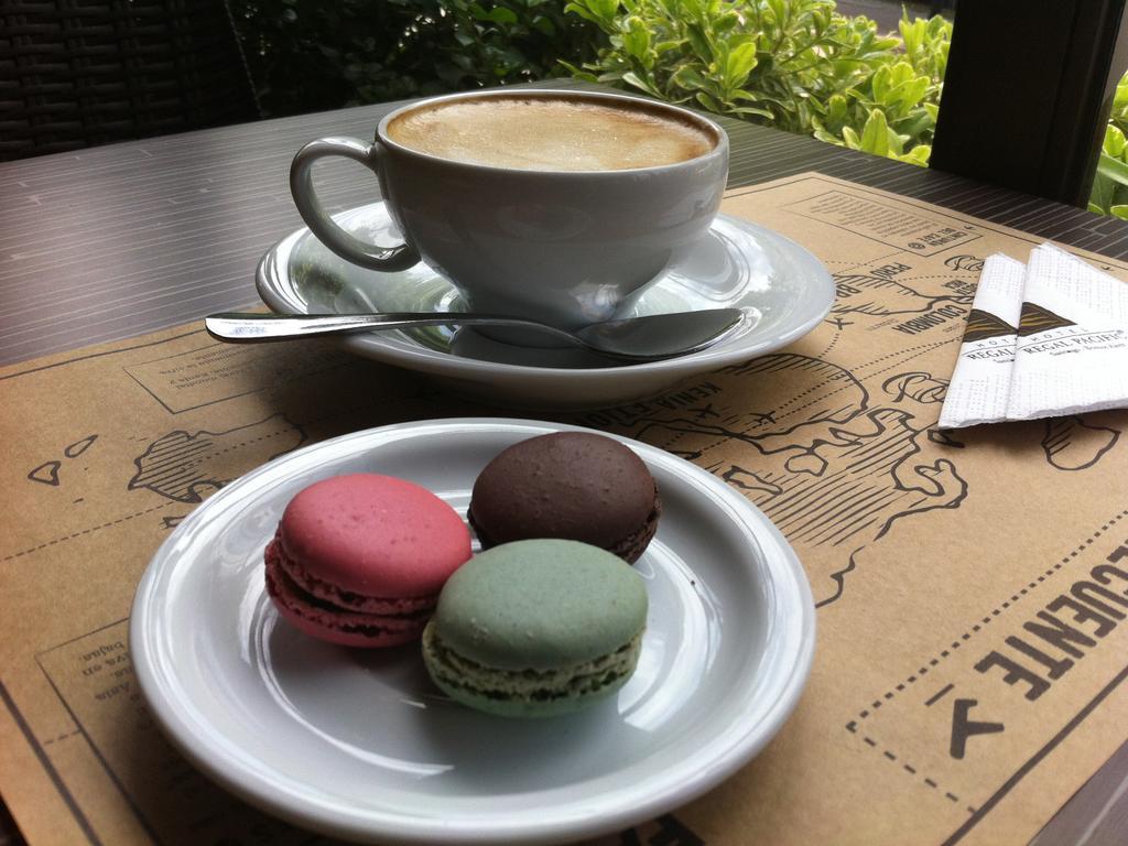 Hotel Regal Pacific Santiago Exterior photo Macarons and coffee